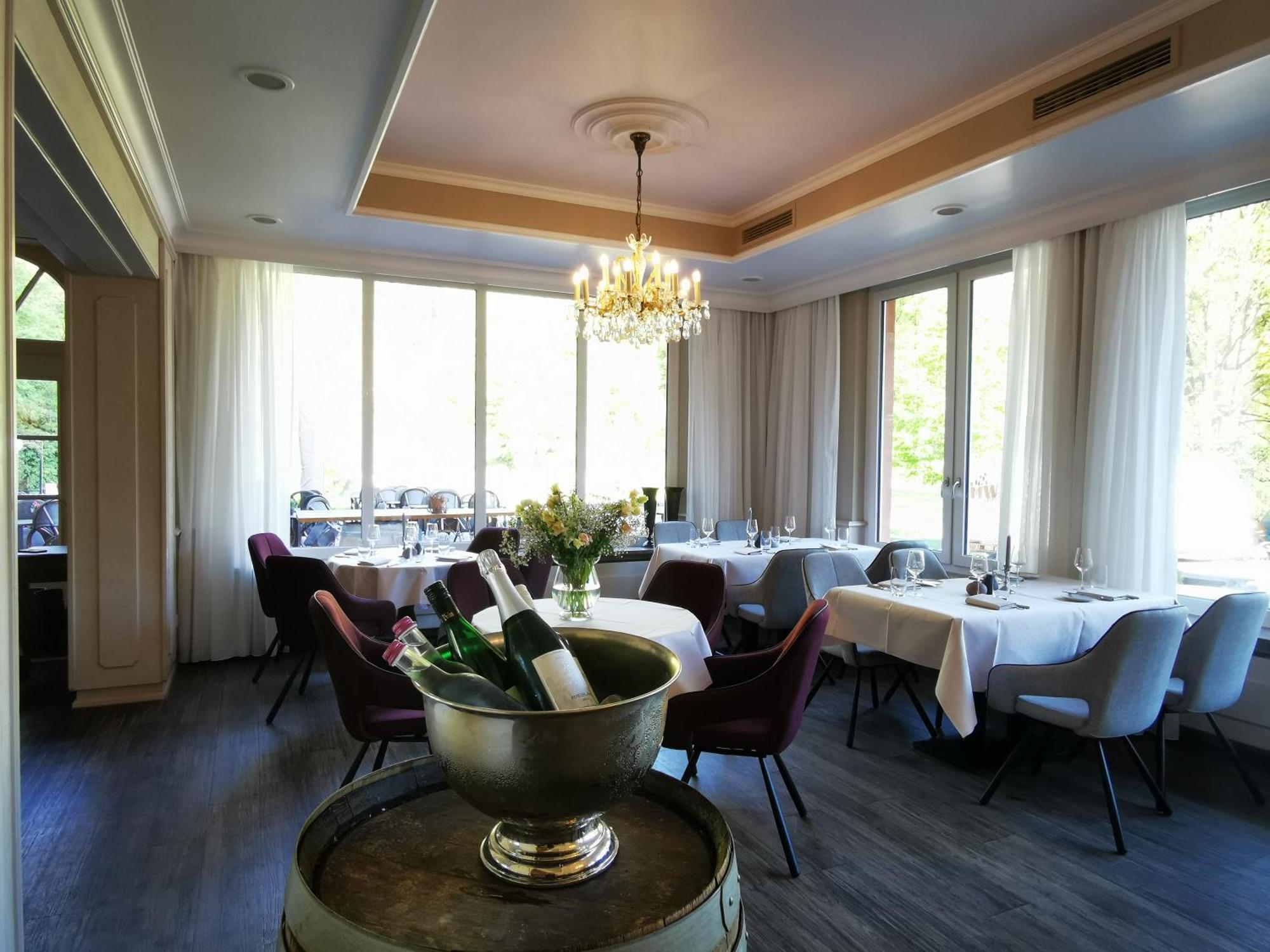 Hotel Alte Muehle Бад Бертрих Екстериор снимка