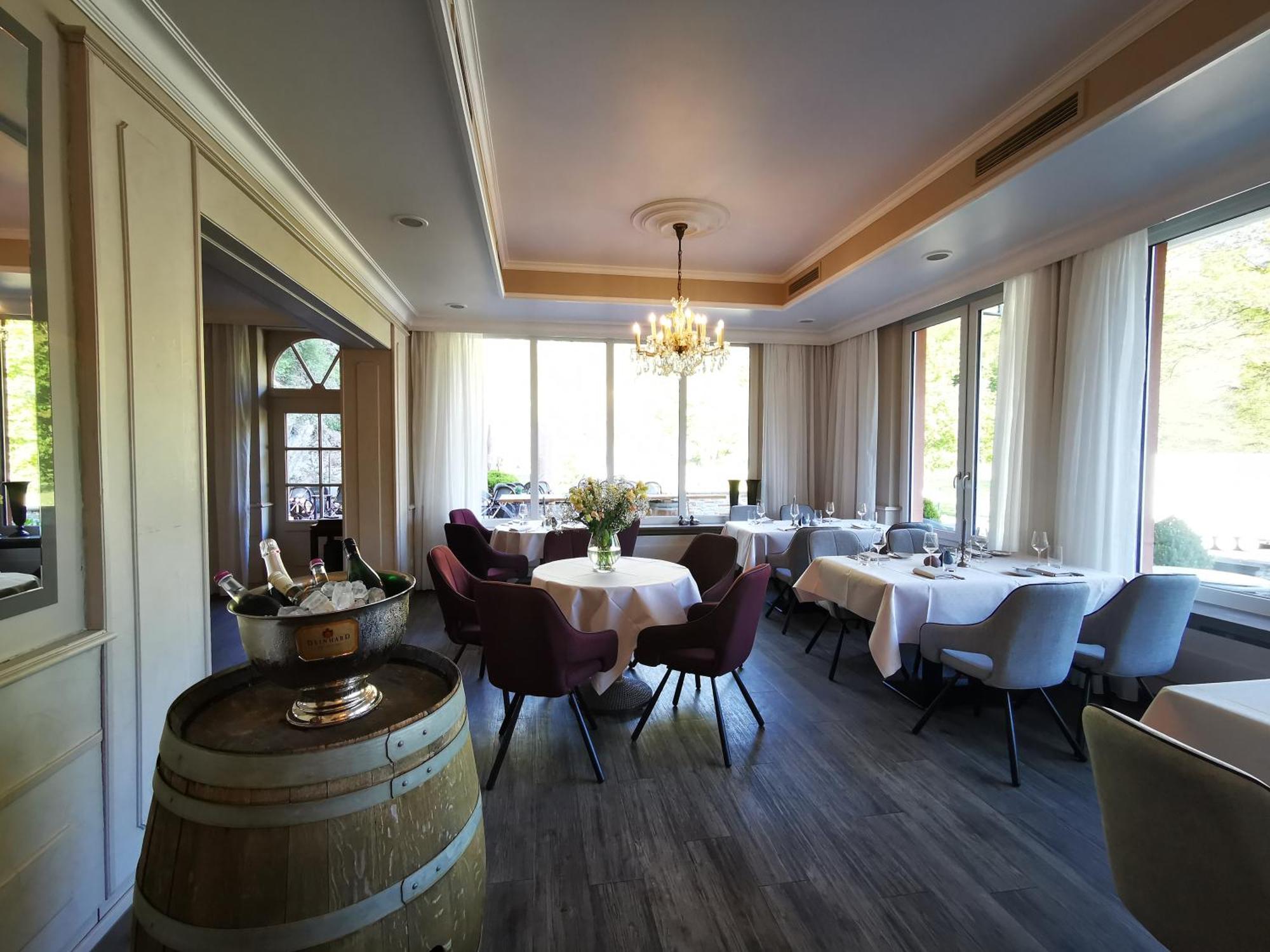 Hotel Alte Muehle Бад Бертрих Екстериор снимка