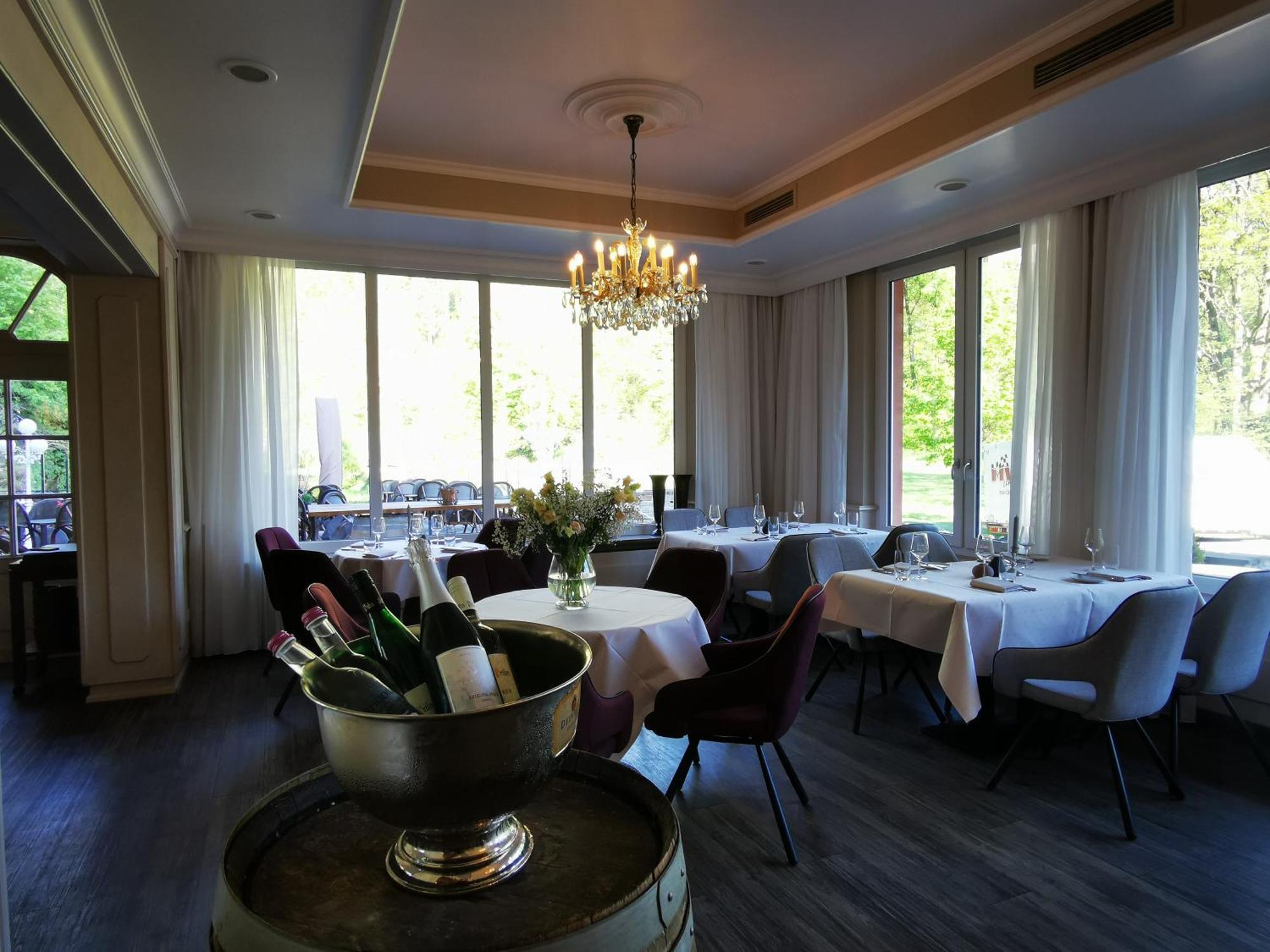 Hotel Alte Muehle Бад Бертрих Екстериор снимка