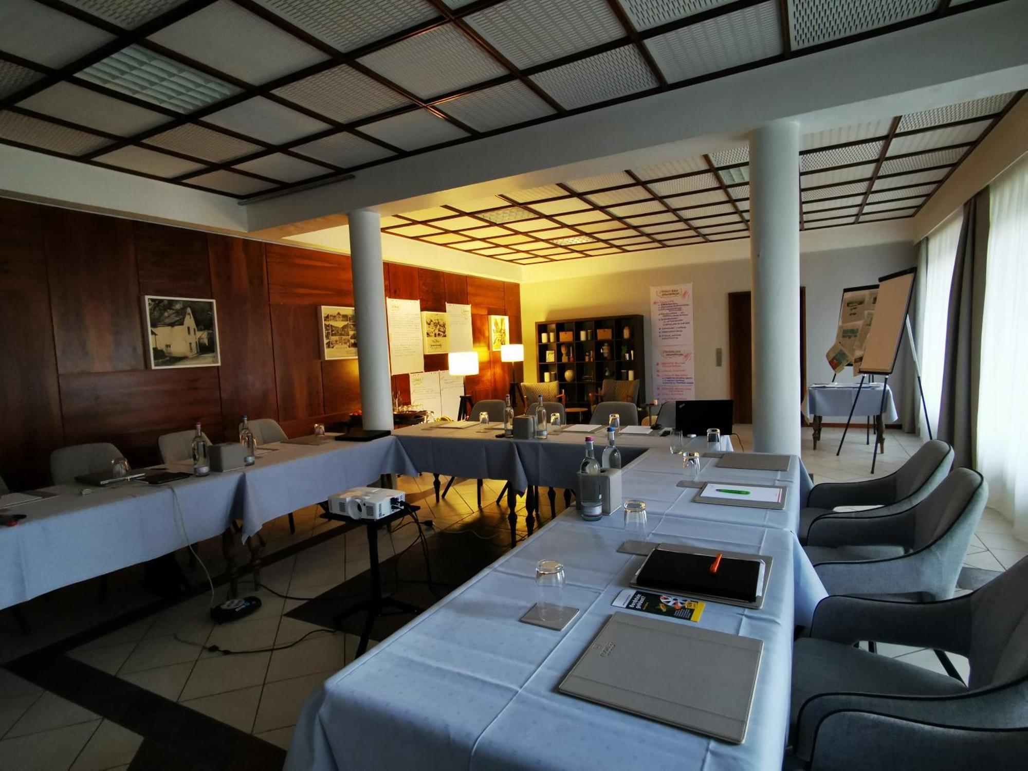 Hotel Alte Muehle Бад Бертрих Екстериор снимка