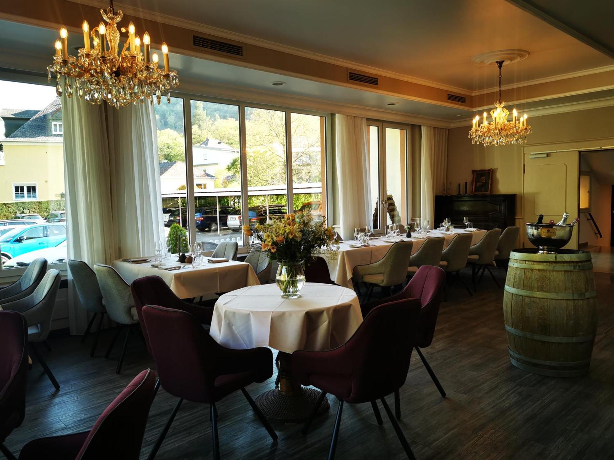 Hotel Alte Muehle Бад Бертрих Екстериор снимка