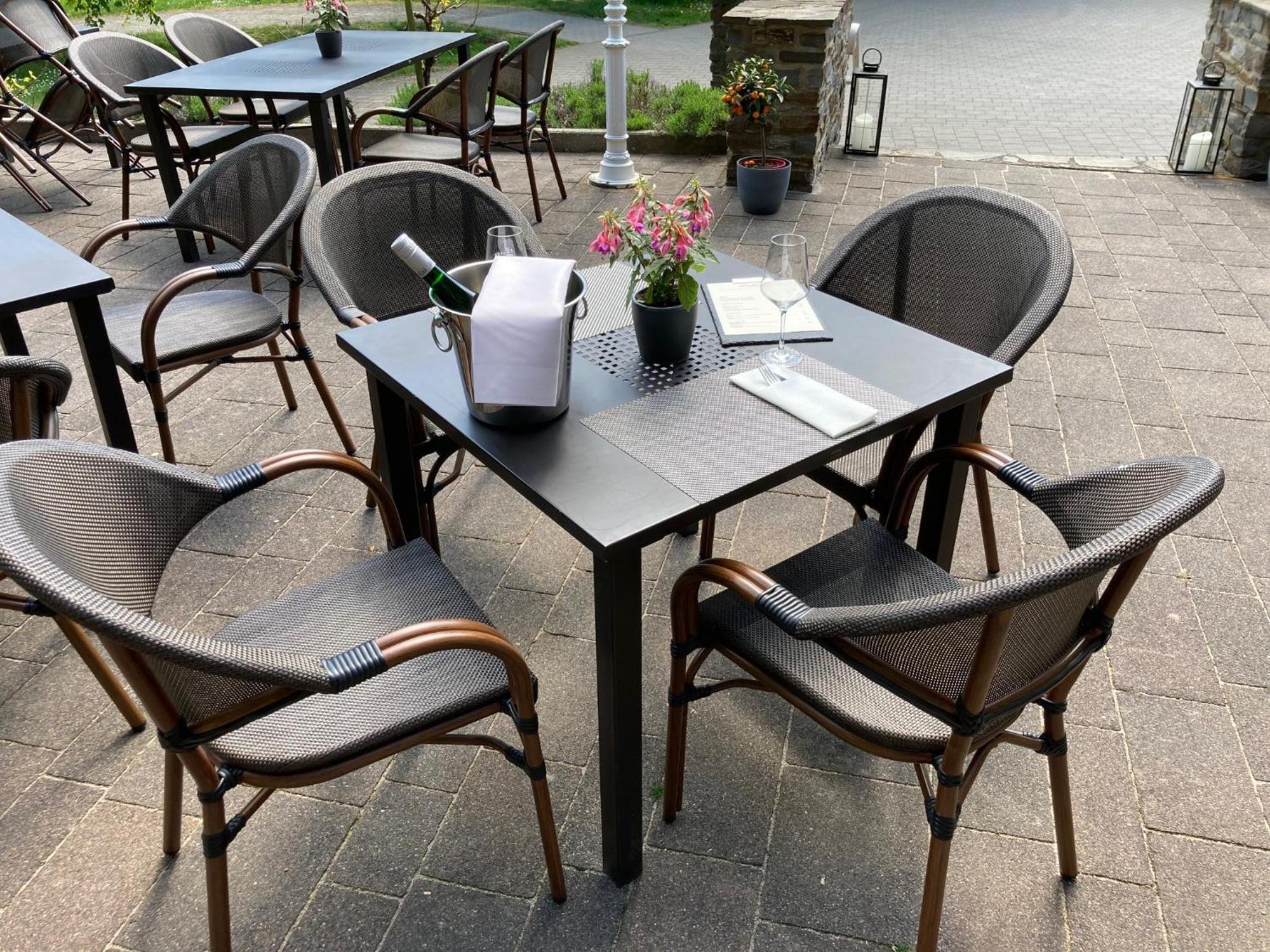 Hotel Alte Muehle Бад Бертрих Екстериор снимка
